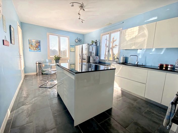 Image No.5-5 Bed House for sale