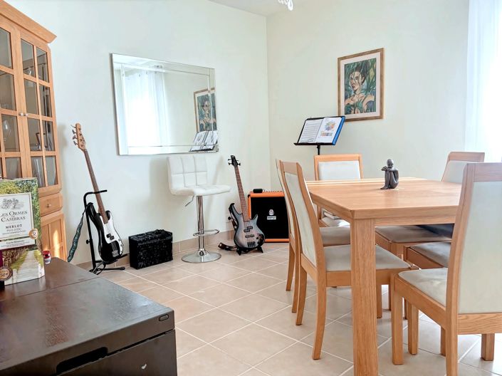 Image No.6-5 Bed House for sale