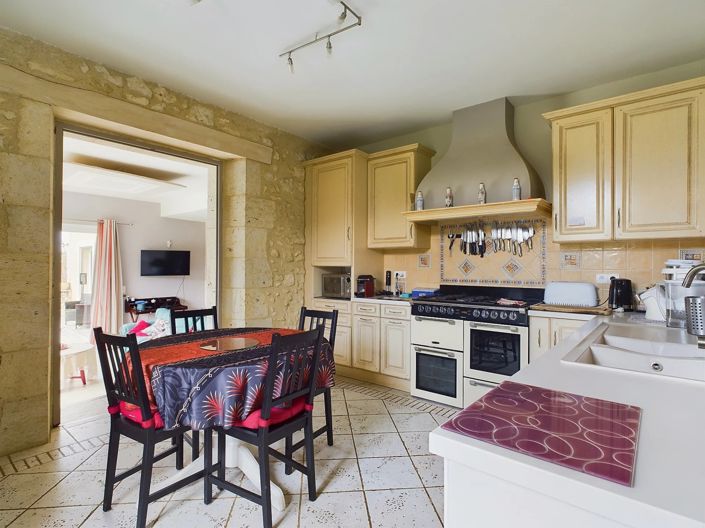 Image No.4-6 Bed House for sale