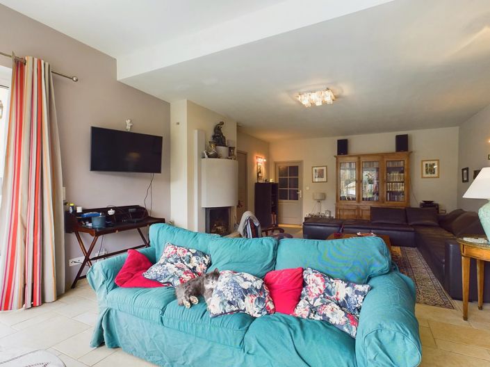 Image No.5-6 Bed House for sale