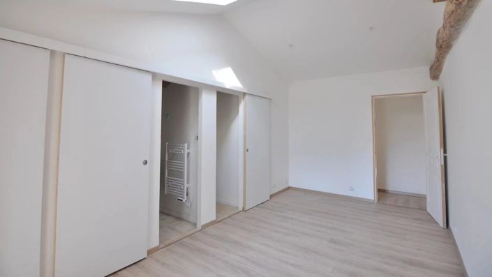 Image No.10-4 Bed House for sale