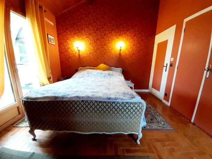 Image No.10-4 Bed Village House for sale