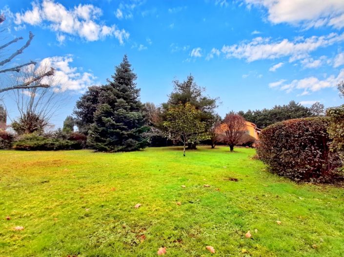 Image No.15-4 Bed Village House for sale