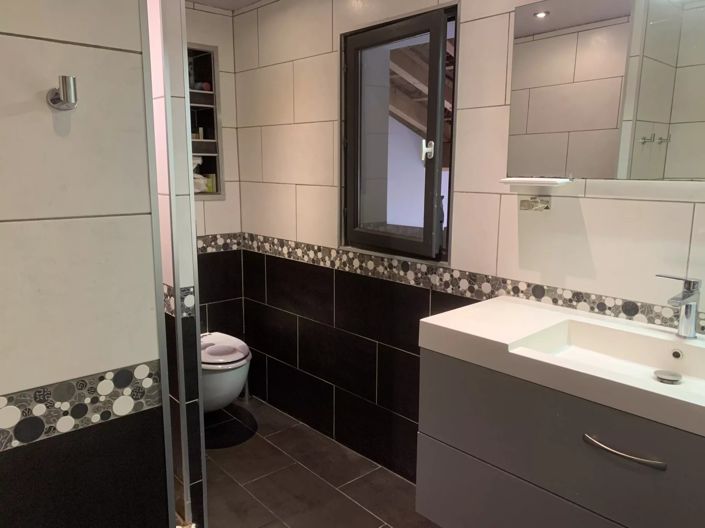 Image No.11-5 Bed Commercial for sale