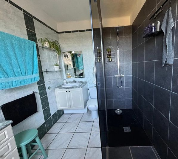 Image No.14-2 Bed House for sale