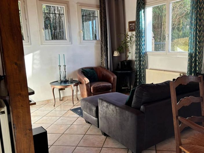 Image No.10-2 Bed House for sale