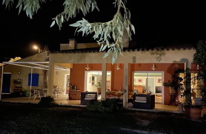 Image No.3-5 Bed House for sale