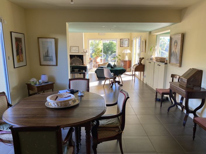 Image No.10-5 Bed House for sale