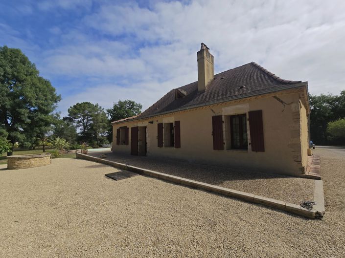 Image No.1-3 Bed House for sale