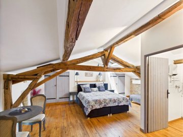 f4d938f27598e6eda32dccc9d7eafa7f4c04542cbd200