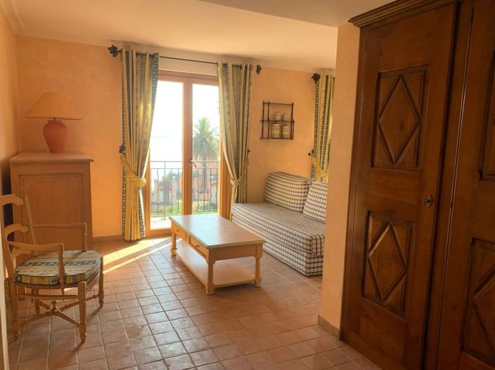 Image No.14-12 Bed House for sale