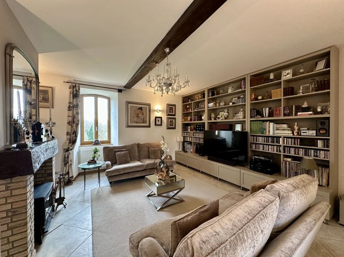 Image No.3-5 Bed House for sale