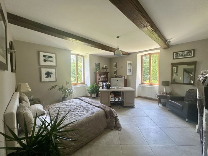 Image No.6-5 Bed House for sale