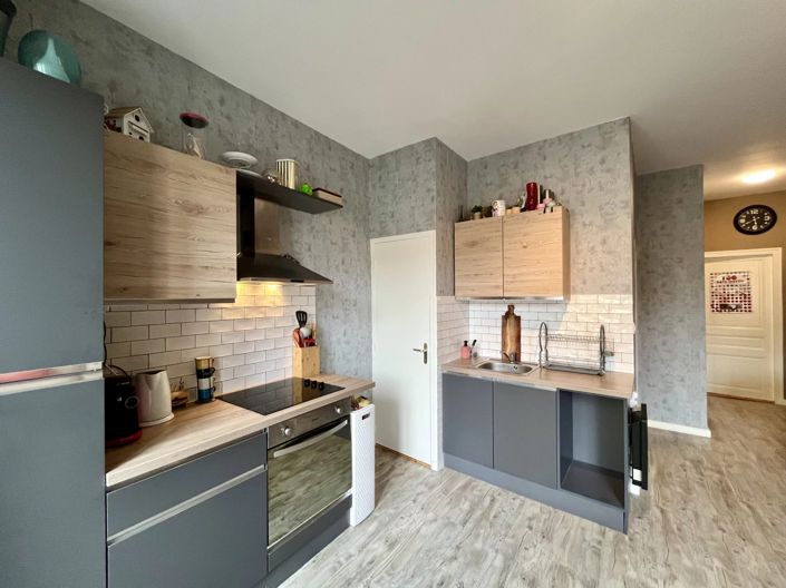 Image No.10-2 Bed Commercial for sale