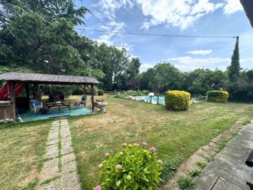 c5c6449f496f7dfeb3bfc75f22771c6a8e5c66b297403