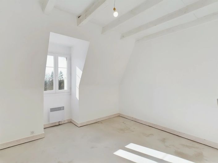 Image No.10-5 Bed House for sale