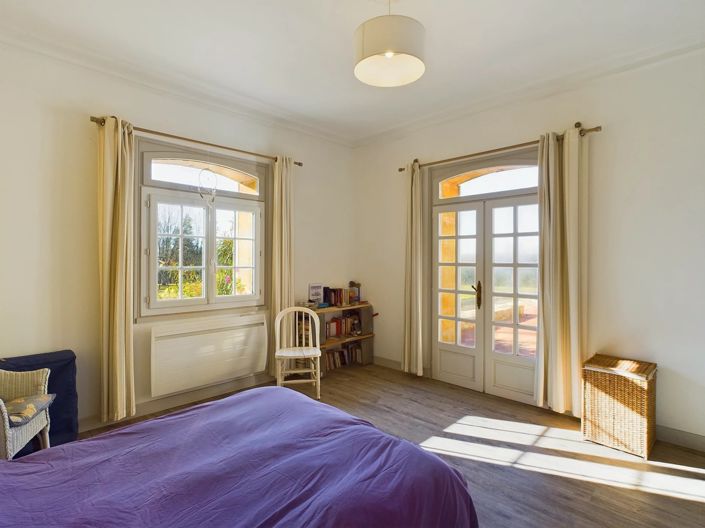 Image No.5-5 Bed House for sale