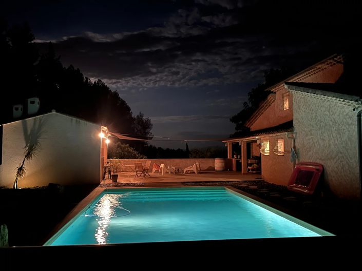 Image No.10-3 Bed House for sale