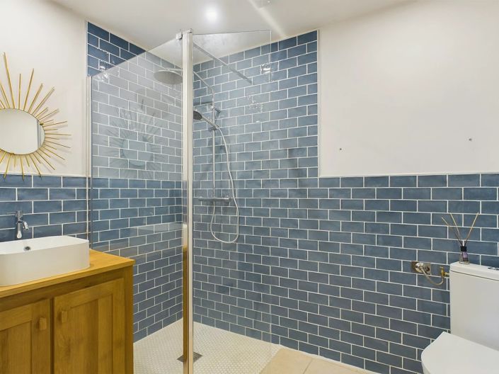 Image No.10-3 Bed House for sale