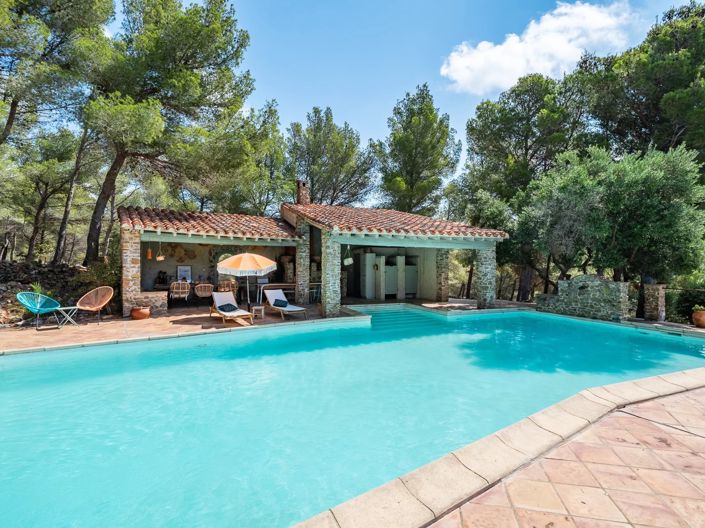 Image No.9-5 Bed House for sale