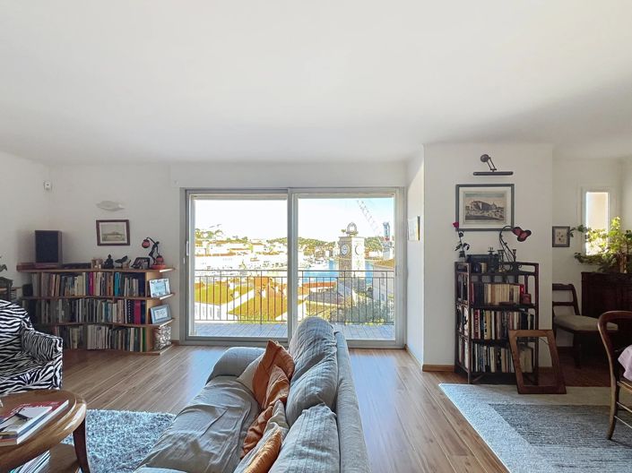 Image No.3-3 Bed Property for sale