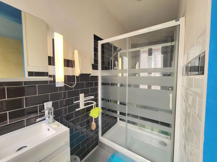 Image No.9-4 Bed House for sale