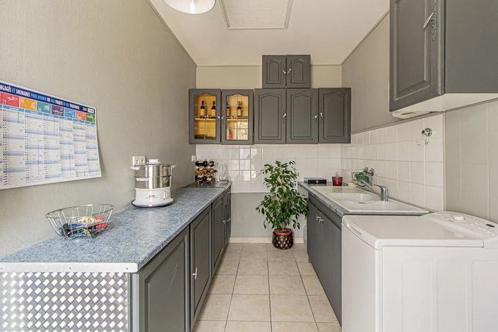 Image No.8-4 Bed House for sale