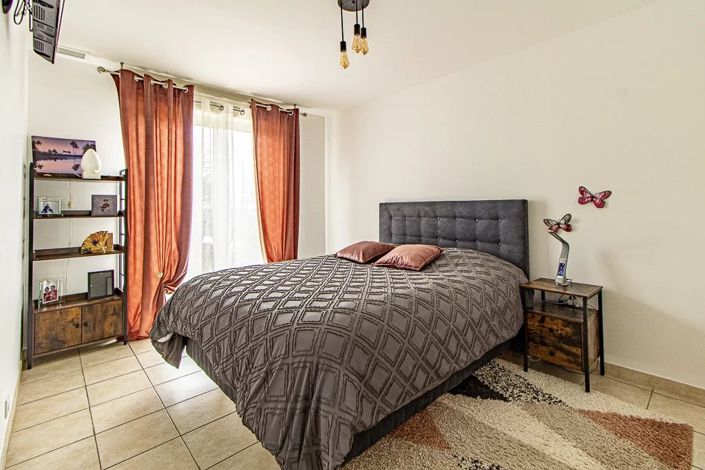 Image No.9-4 Bed House for sale