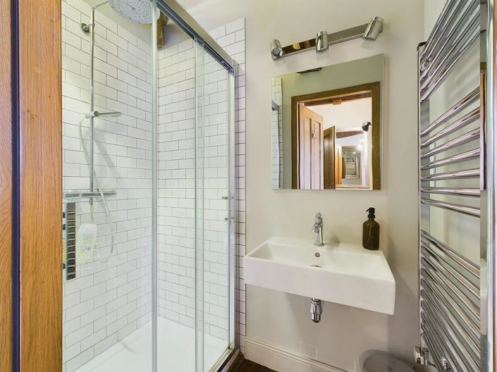 Image No.11-7 Bed House for sale