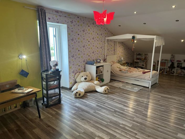 Image No.7-5 Bed House for sale