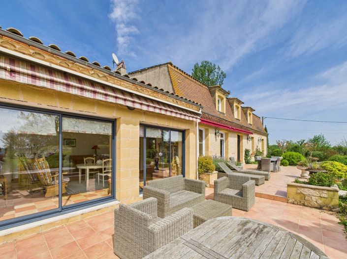 Image No.15-6 Bed House for sale