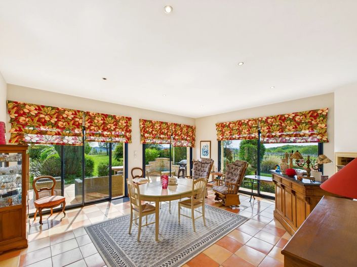 Image No.5-6 Bed House for sale