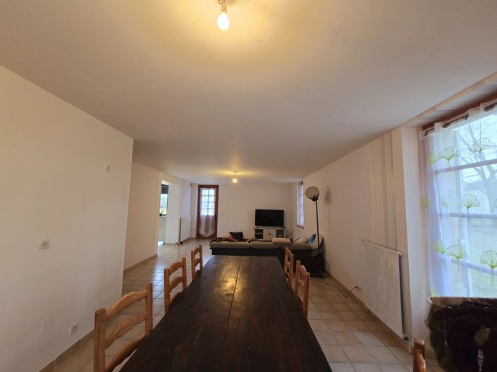 Image No.11-3 Bed House for sale