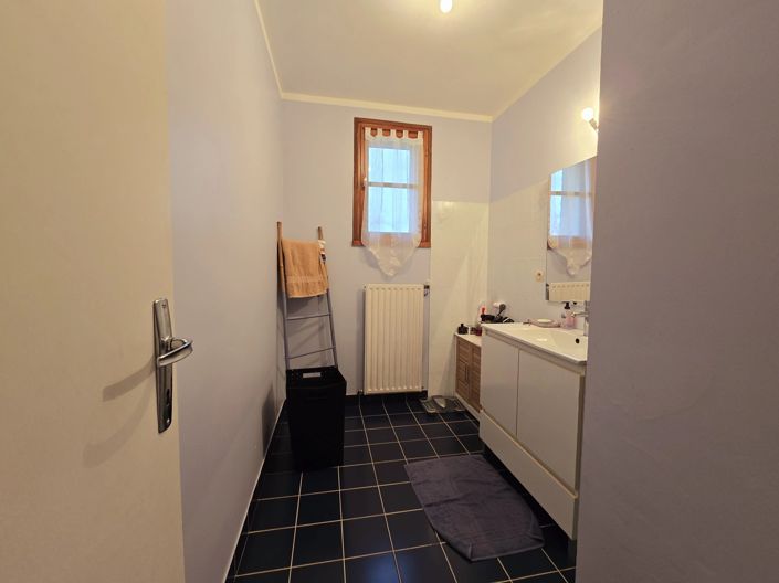 Image No.8-3 Bed House for sale