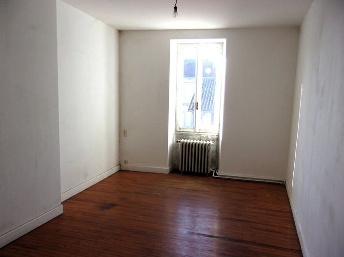 Image No.7-3 Bed Village House for sale