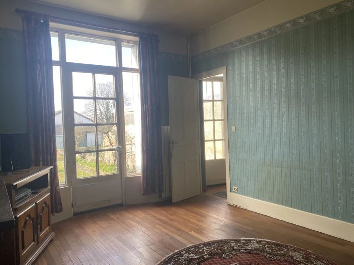 Image No.2-4 Bed House for sale