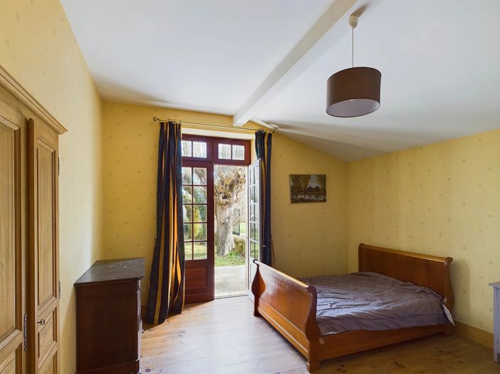 Image No.9-7 Bed House for sale