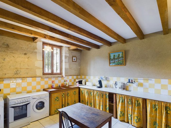 Image No.8-7 Bed House for sale