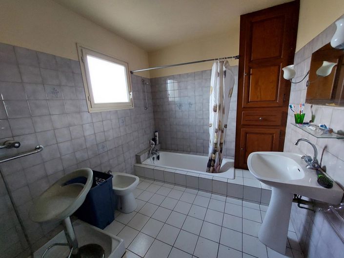 Image No.7-3 Bed House for sale