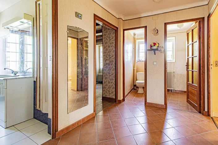 Image No.10-5 Bed House for sale