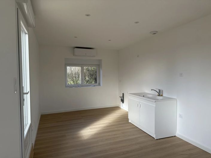 Image No.4-2 Bed House for sale