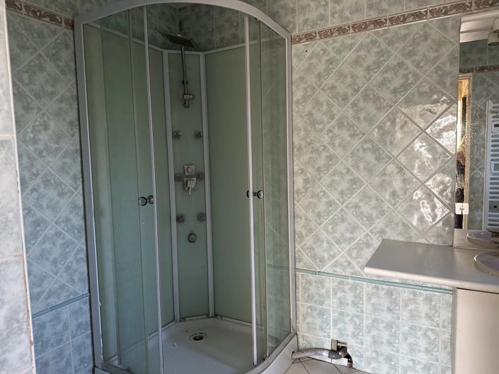 Image No.10-2 Bed House for sale