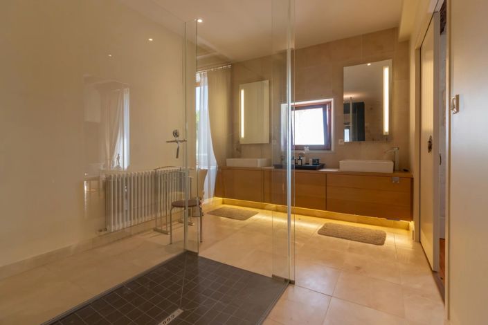 Image No.9-2 Bed House for sale