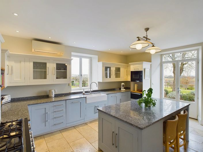 Image No.4-13 Bed House for sale