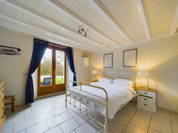 Image No.8-5 Bed House for sale