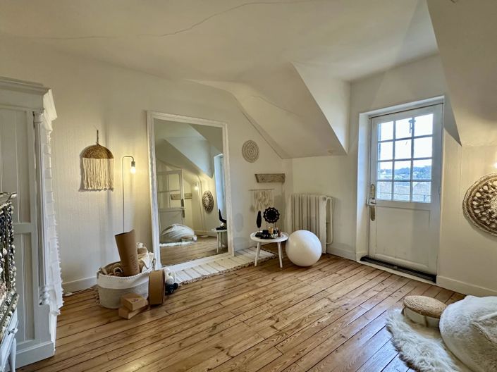 Image No.11-6 Bed House for sale