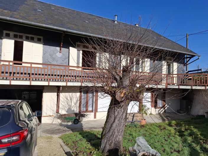 Image No.1-7 Bed Village House for sale