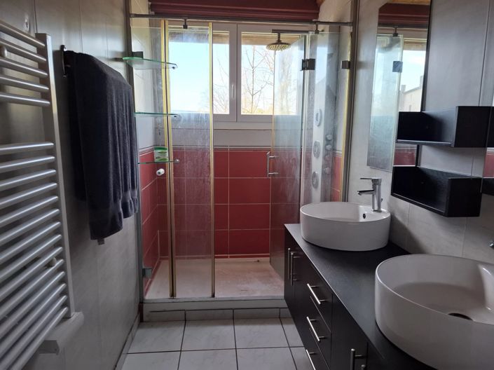 Image No.7-7 Bed Village House for sale