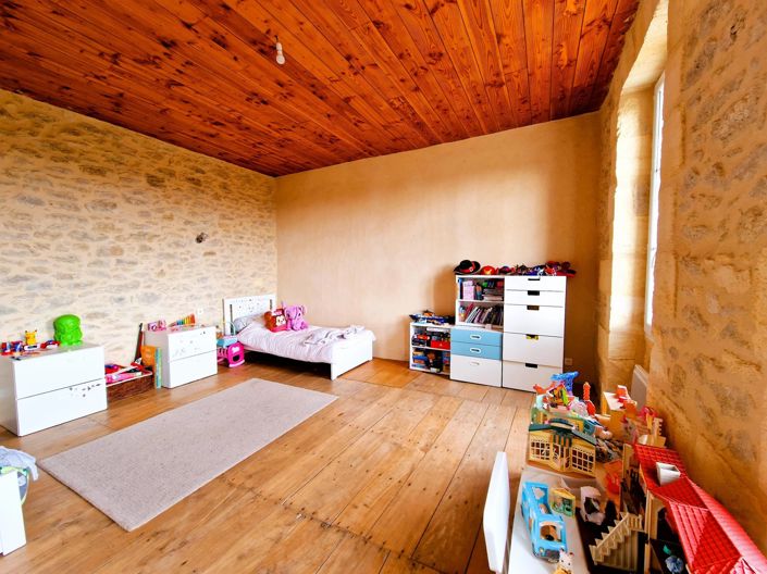 Image No.7-5 Bed House for sale