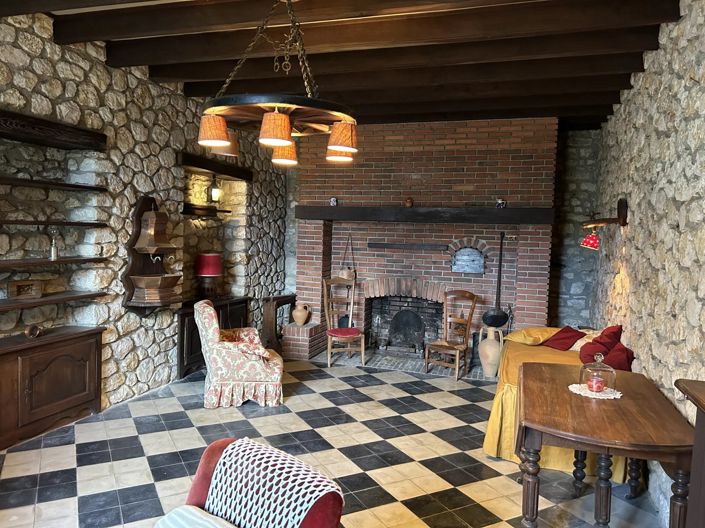 Image No.4-6 Bed House for sale